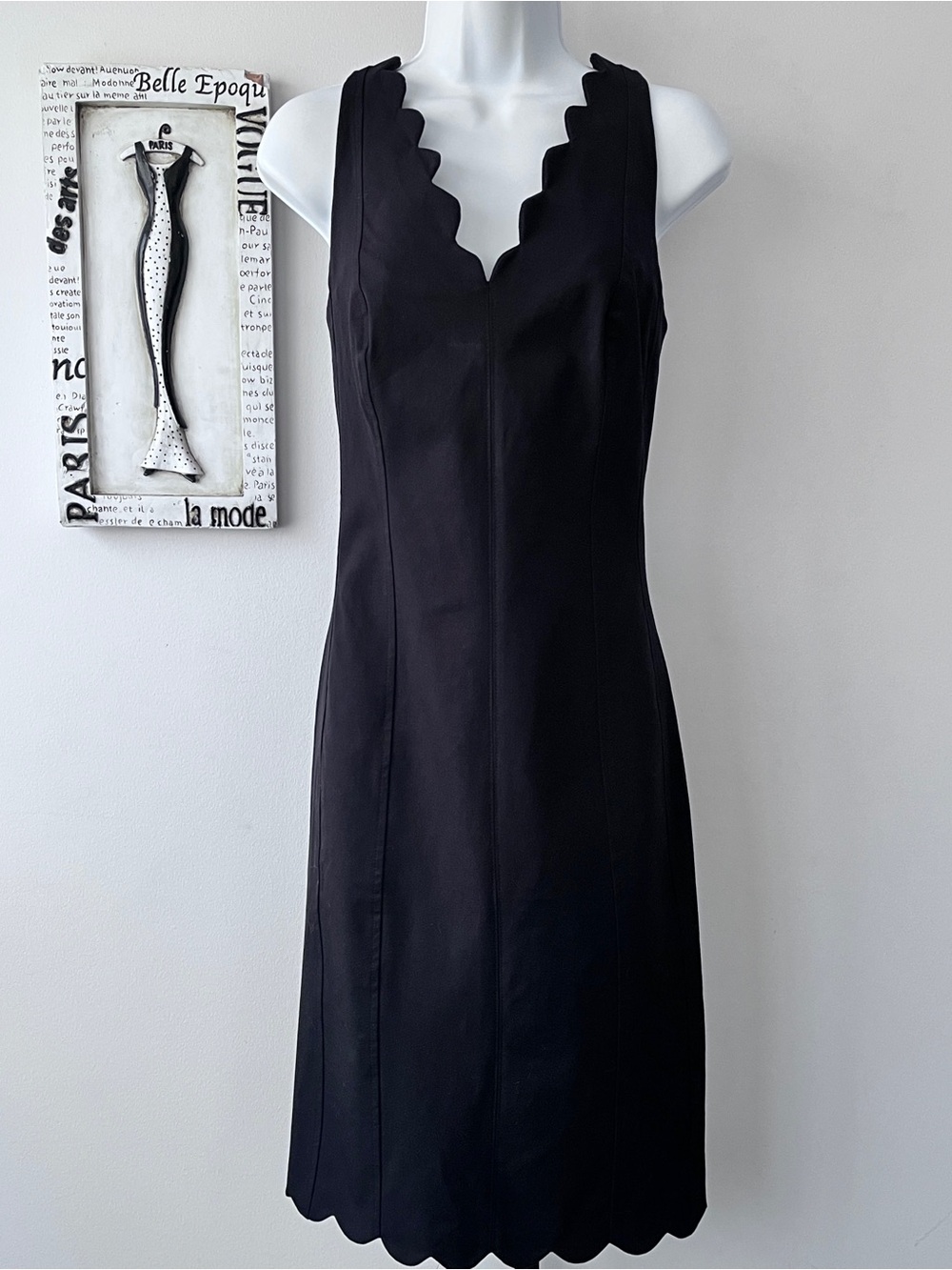 Banana Republic Black Sleeveless Scalloped V-Neck Sheath Dress Size 10